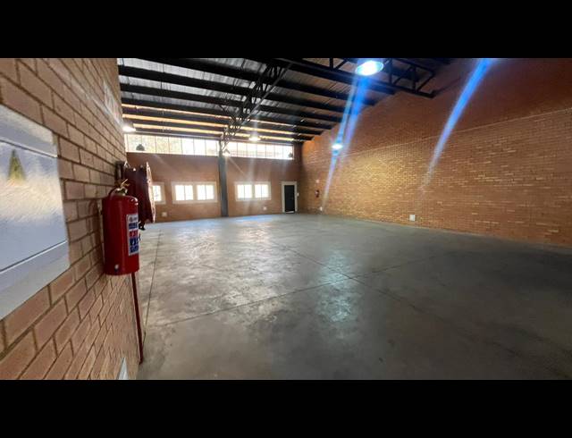 300M² WAREHOUSE TO LET IN N4 GATEWAY INDUSTRIAL PARK